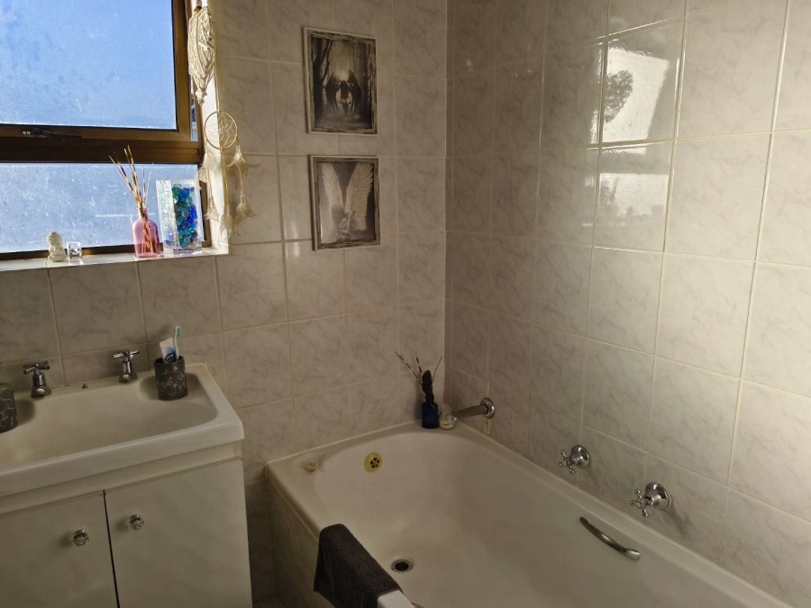 To Let 2 Bedroom Property for Rent in Sonstraal Heights Western Cape